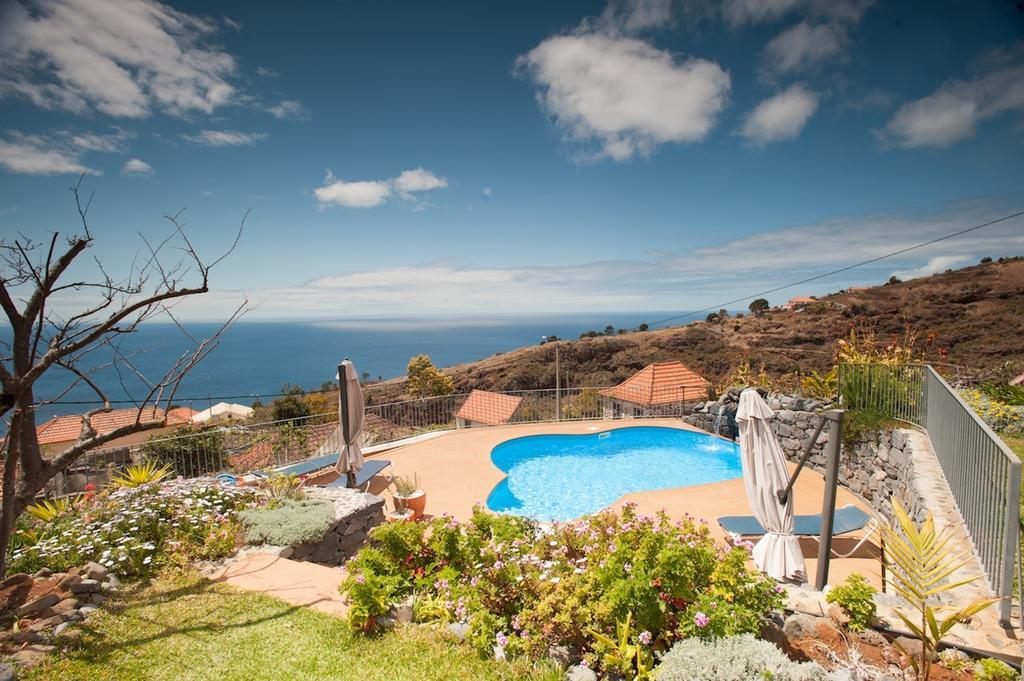 Banda Do Sol Self Catering Cottages Estreito Da Calheta Room photo